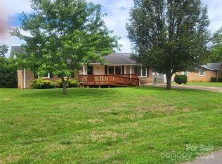 8817 Singingpine Rd, Charlotte, NC 28214