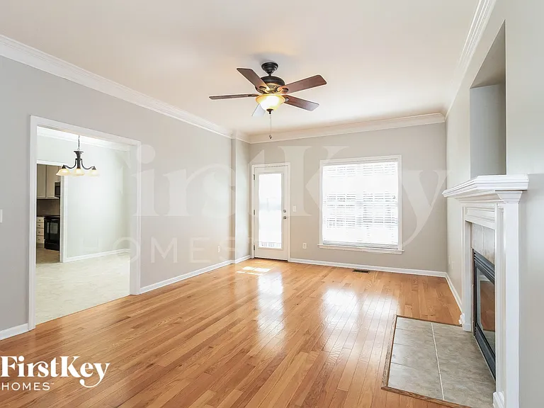 5320 Graycliff Ln — Photo 4