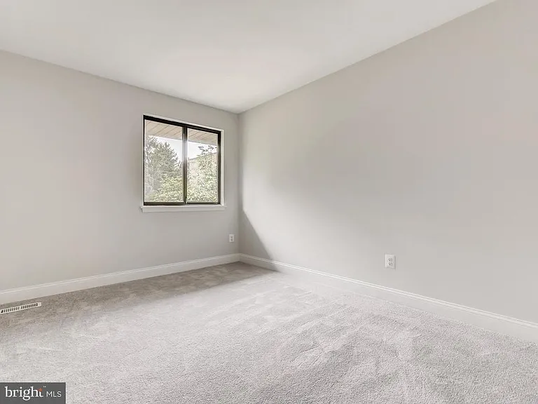 438 Five Farms Ln — Photo 17