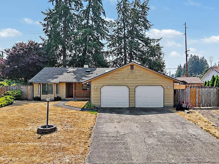 9123 Wendy Dr SE — Photo 1