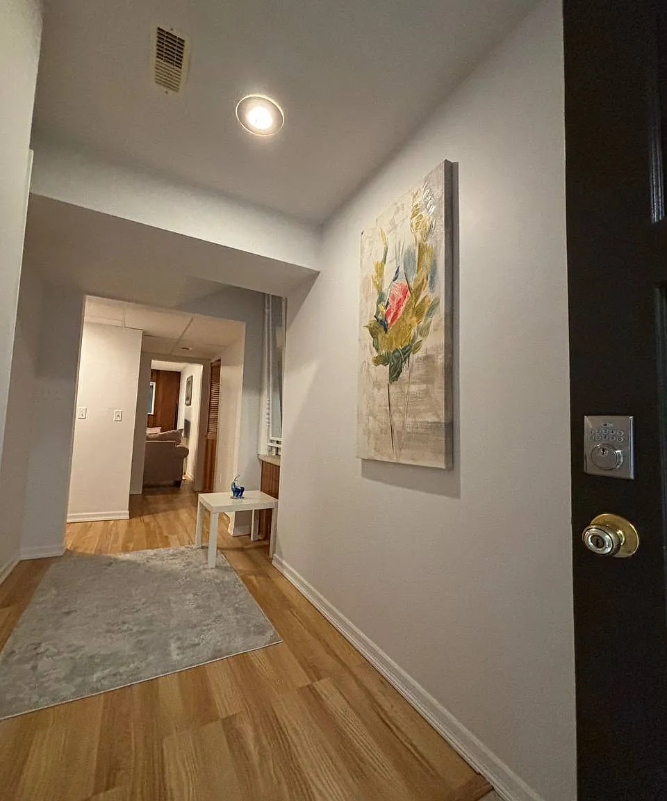 2 bed, 900 sqft, $2,550 — Photo 2
