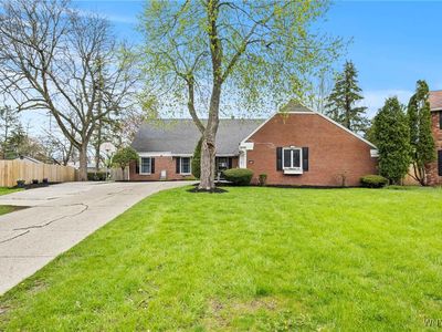 120 Carriage Cir, Williamsville, NY, 14221