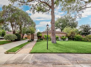 2414 Briarbrook Dr, Houston, TX 77042