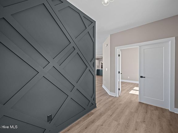 4th image of 3501 Alberta Way