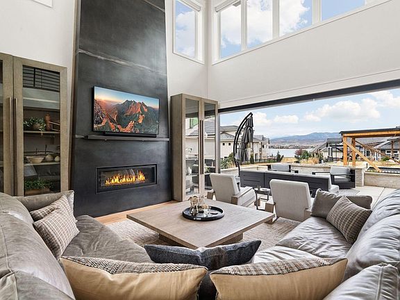 4th image of 2311 Sugarloaf Rd