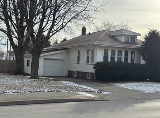 2008 Saint Vincents Ave, La Salle, IL 61301