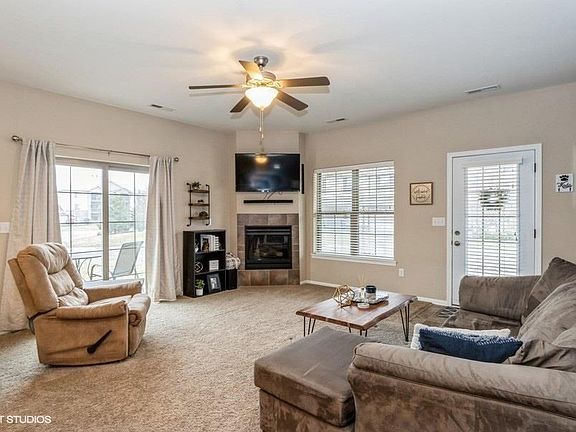 2nd image of 407 Cambria Dr