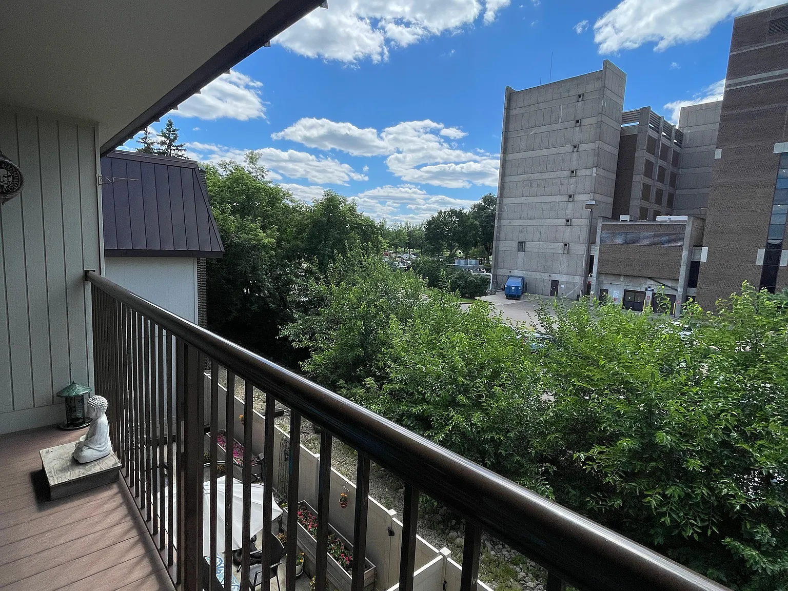 2 bed, 1020 sqft, $2,050 — Photo 2