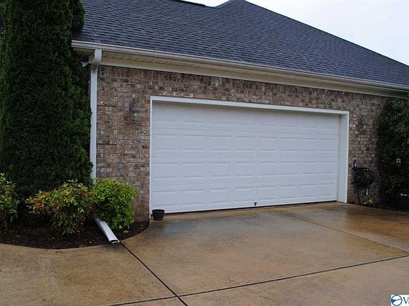 5th image of 100 Woodlawn Dr