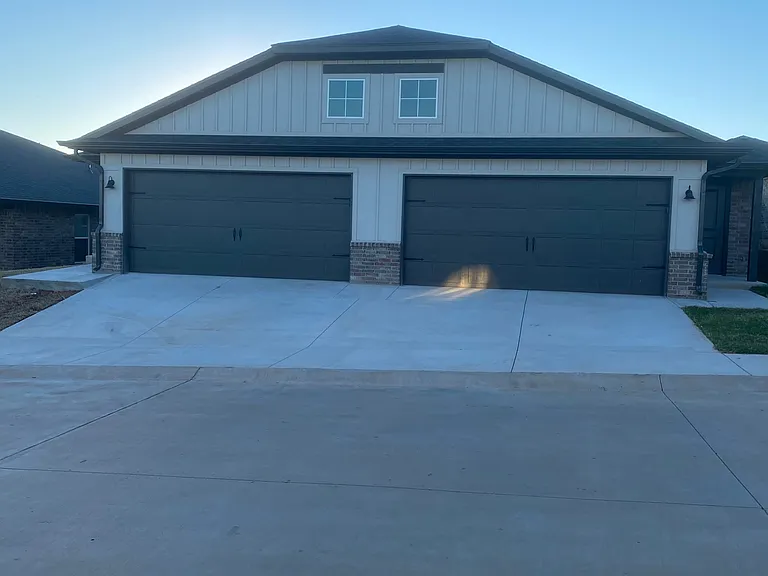 11311 Breckenridge Ln — Photo 2