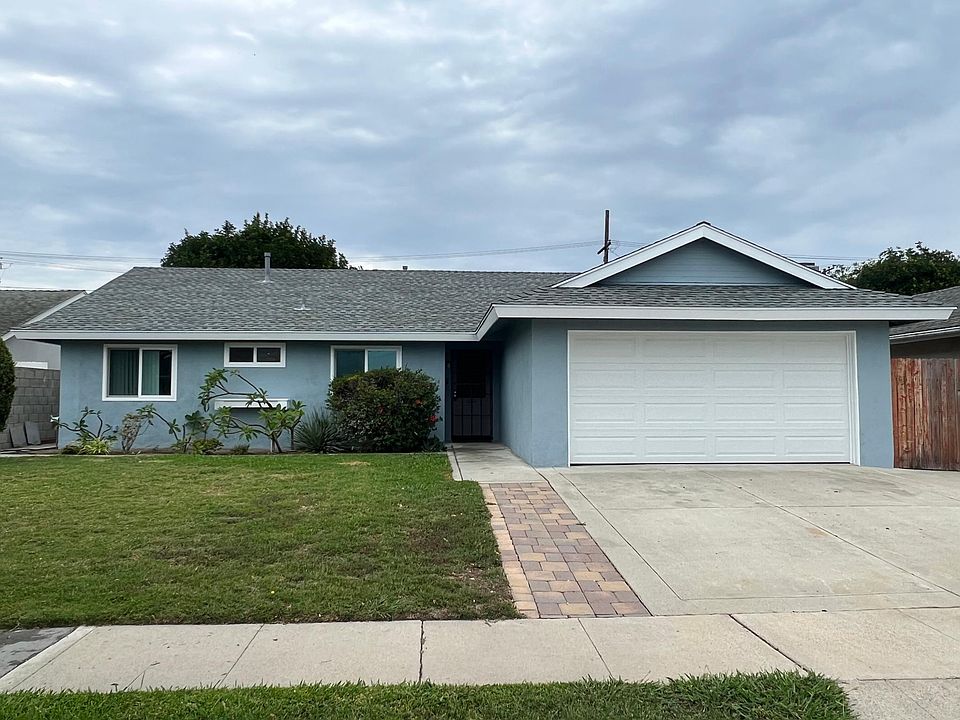 Front of home. 2 car garage.
