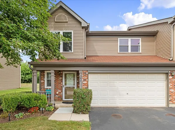 748 E Whispering Oaks Ct, Palatine, IL 60074