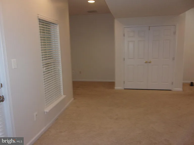 25929 Kirkwood Sq — Photo 37