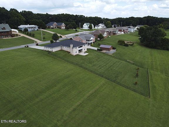 5th image of 128 Skyline Dr