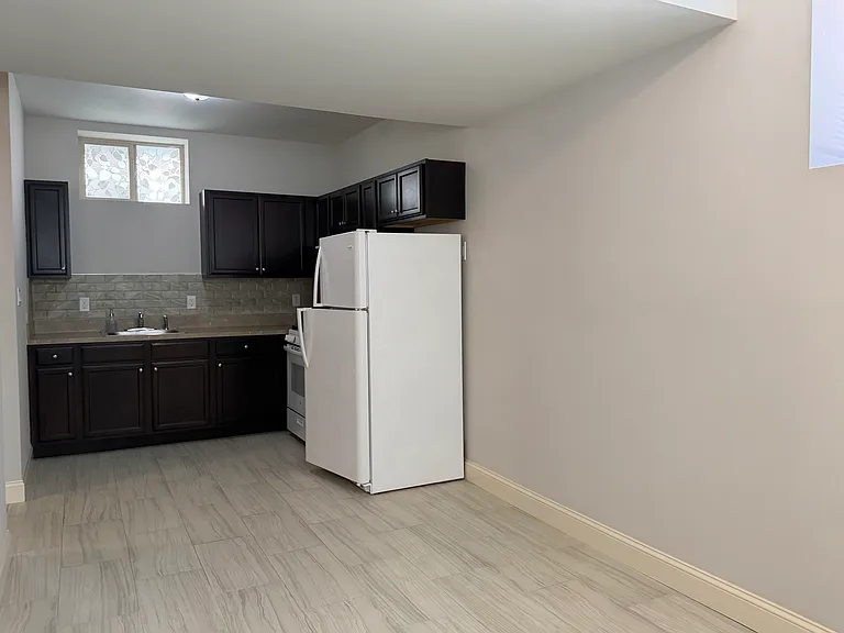 569 Marcy Ave — Photo 1