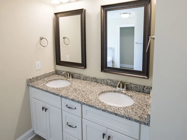 2304 Snowshill Ln — Photo 11