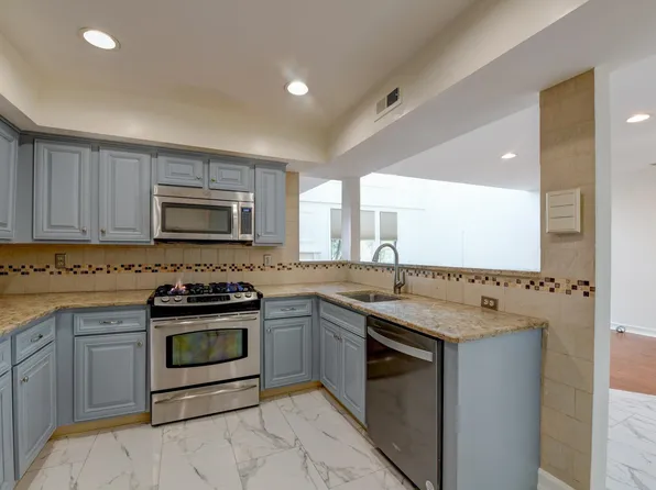 816 Topsail Lane image 10 of 43