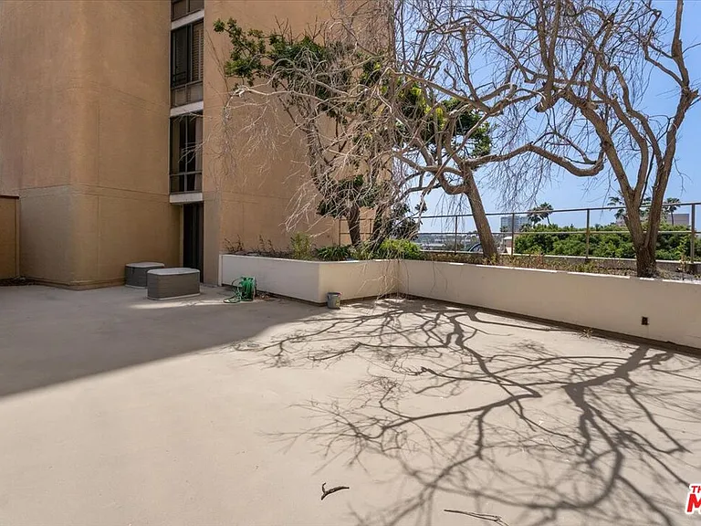 4265 Marina City Dr #101 — Photo 17
