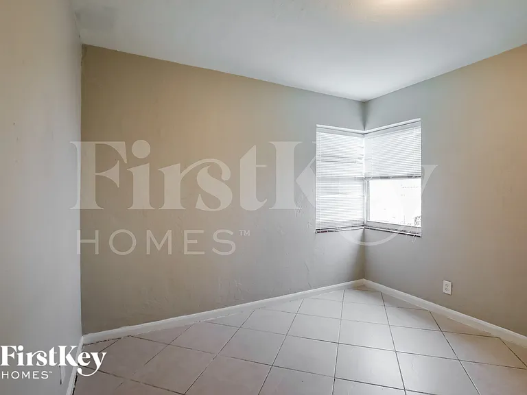 2839 Washington St — Photo 10