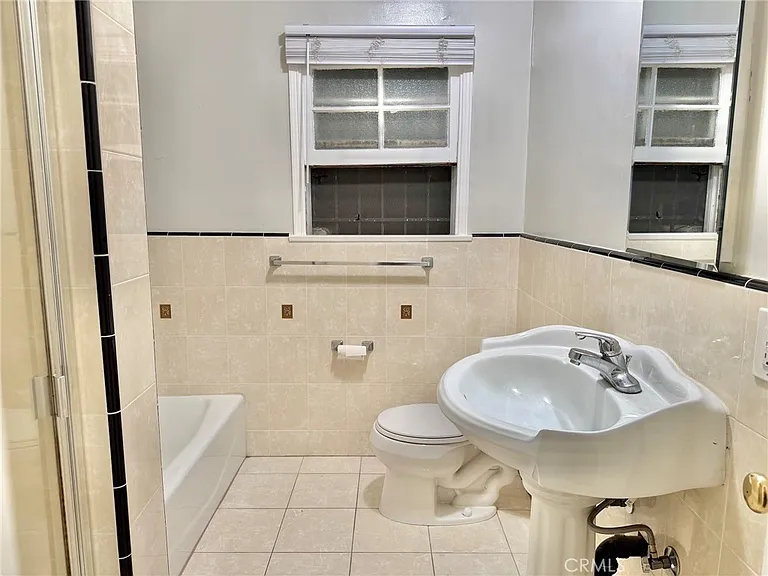 1744 Huntington Dr — Photo 43