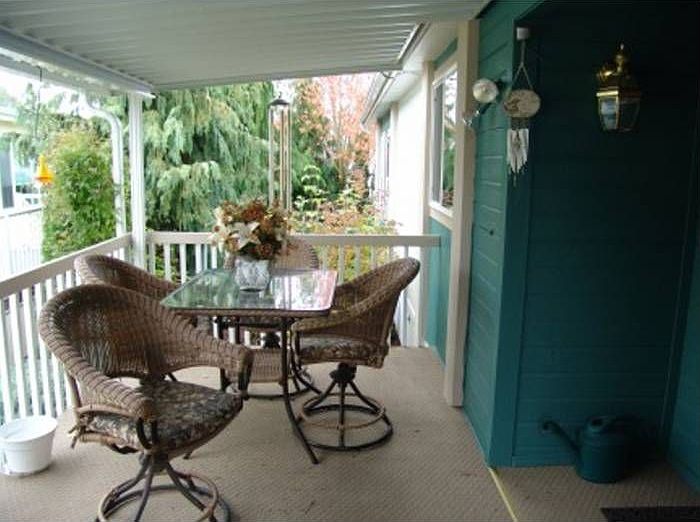 Lg deck for entertaining