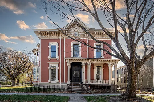 3805 Franklin Blvd #101 Photo 1
