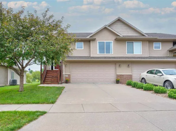 277 Hickory Ct, Tiffin, IA 52340