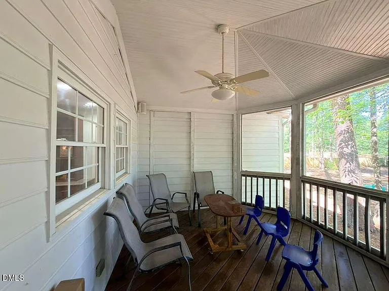 109 E Seve Ct — Photo 29