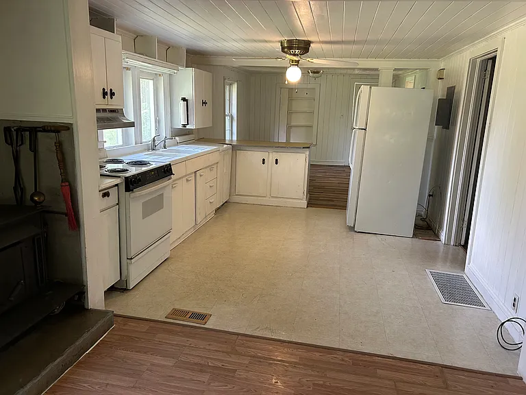 130 Johnson Point Rd — Photo 5