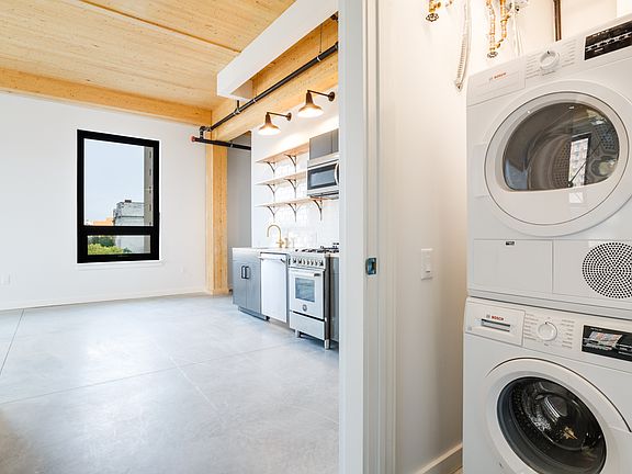 3rd image of 360 Wythe Ave #402