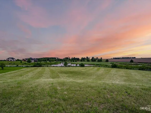 6368 Whitetail Ridge Ct, Yorkville, IL 60560