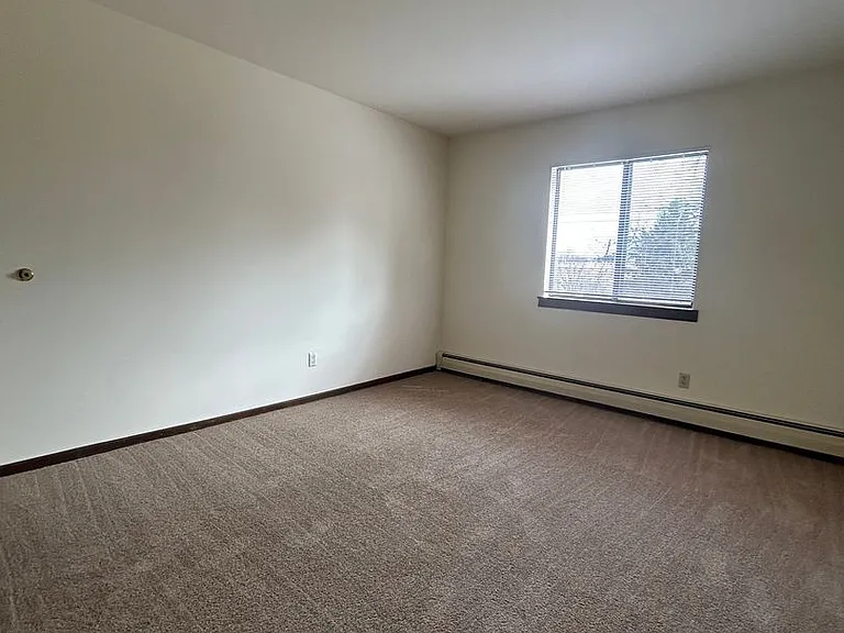 2233 Wyoming Ave — Photo 8