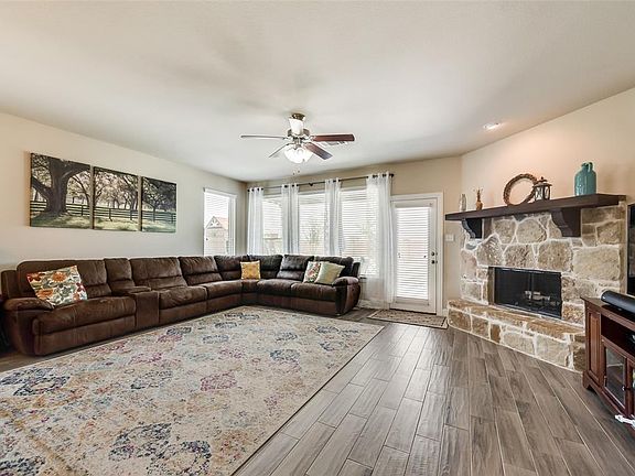 4th image of 532 Tanner Sq