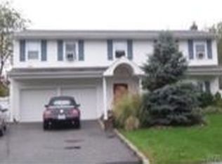 124 Rumford Rd, Kings Park, NY 11754