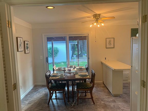 4th image of 6037 Cronin Dr
