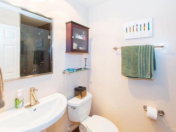 4th image of 373 Lombard St APT 402