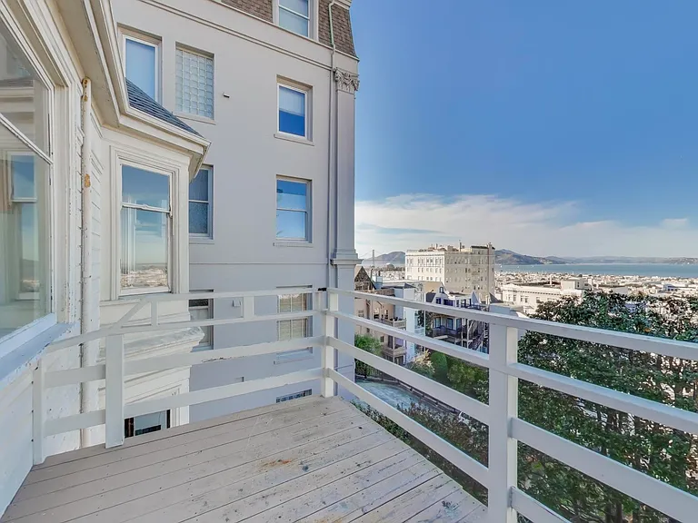2160 Vallejo St #5-6 — Photo 3