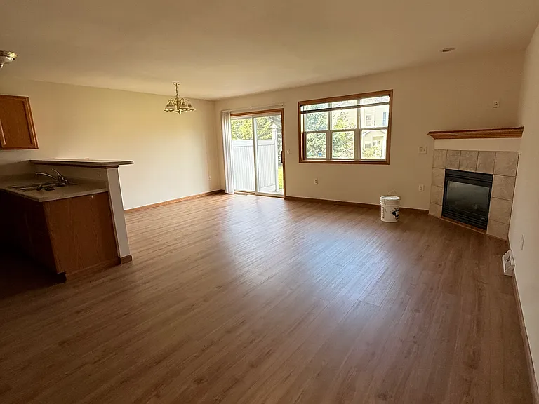 3006 Selkirk Dr #3 — Photo 2