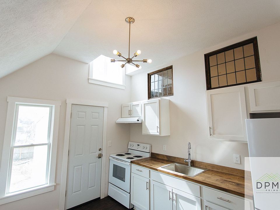 1st image of 322 E Hillsdale St #2