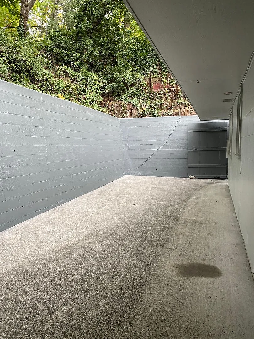 Johnson Duplex Apartments — Photo 4