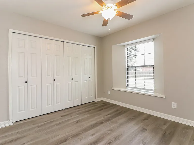 2321 Clareton Dr — Photo 9