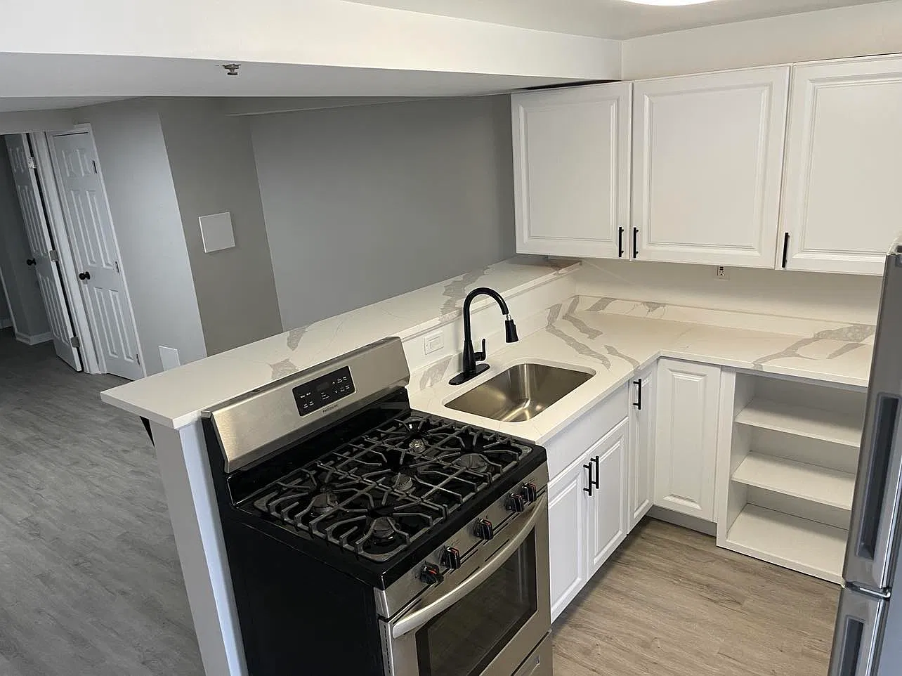 Laurel 24 — Photo 4