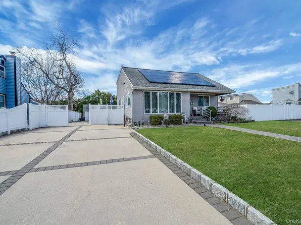 100 Anderson Avenue, North Babylon, NY 11703