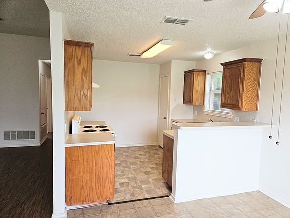5th image of 211 Miramar Dr