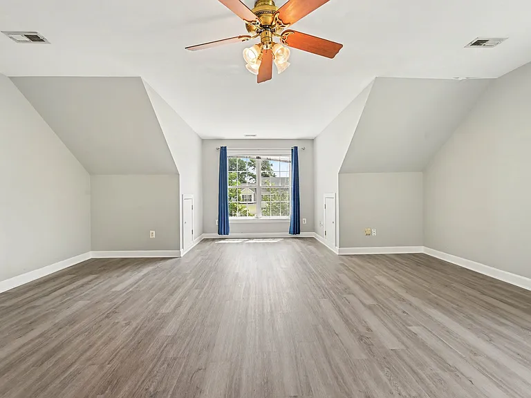 1203 Fairfax Woods Dr — Photo 22