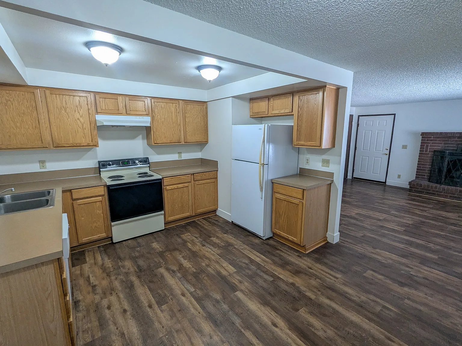 2 bed, 800 sqft, $1,525 — Photo 4