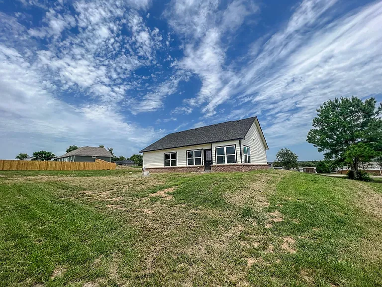 1951 Sunset Rd — Photo 17