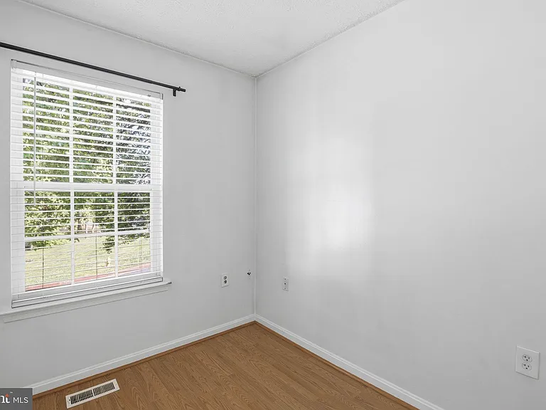 4330 Gilmer Ct — Photo 10