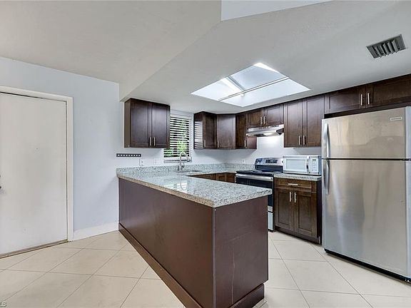 4th image of 1400 Green Valley CIR #1002