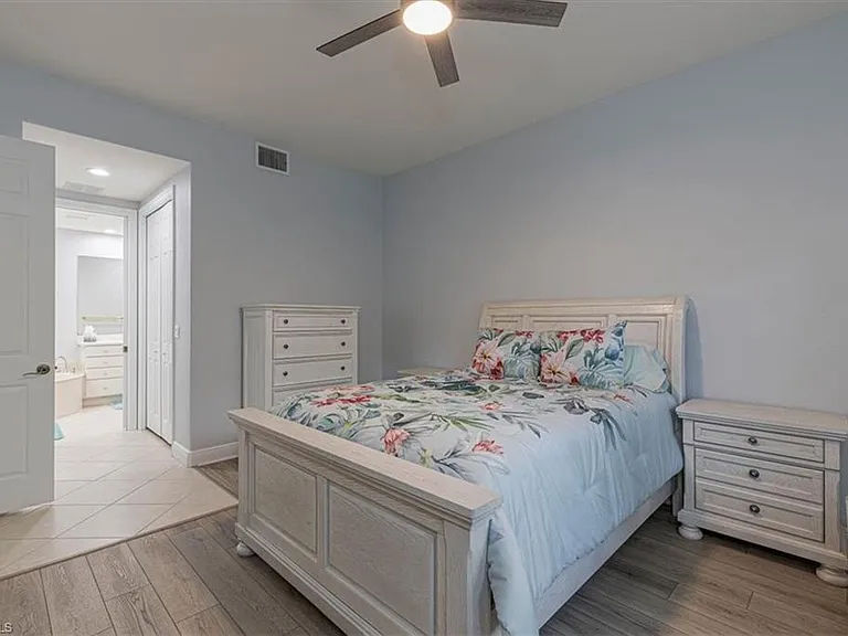 7837 Hawthorne Dr #1102 — Photo 18